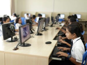 how-the-technology-boosts-classroom-learning-experiences